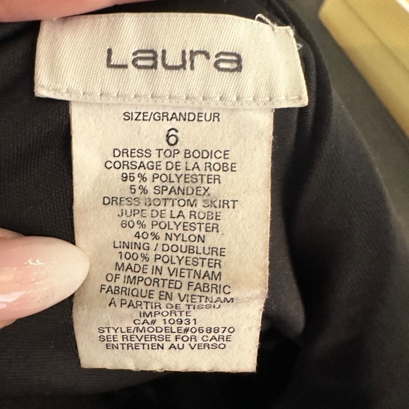 Laura Dress Size 6 BEAUTIFUL Cut and Style - Picture 2 of 7